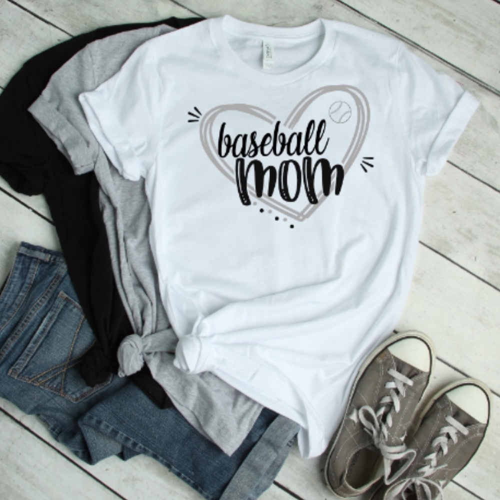 NWT Baseball Mom Heart Graphic Tee